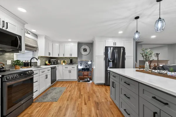 $686,000 | 42 Marianna Road, Salem, NH 03079