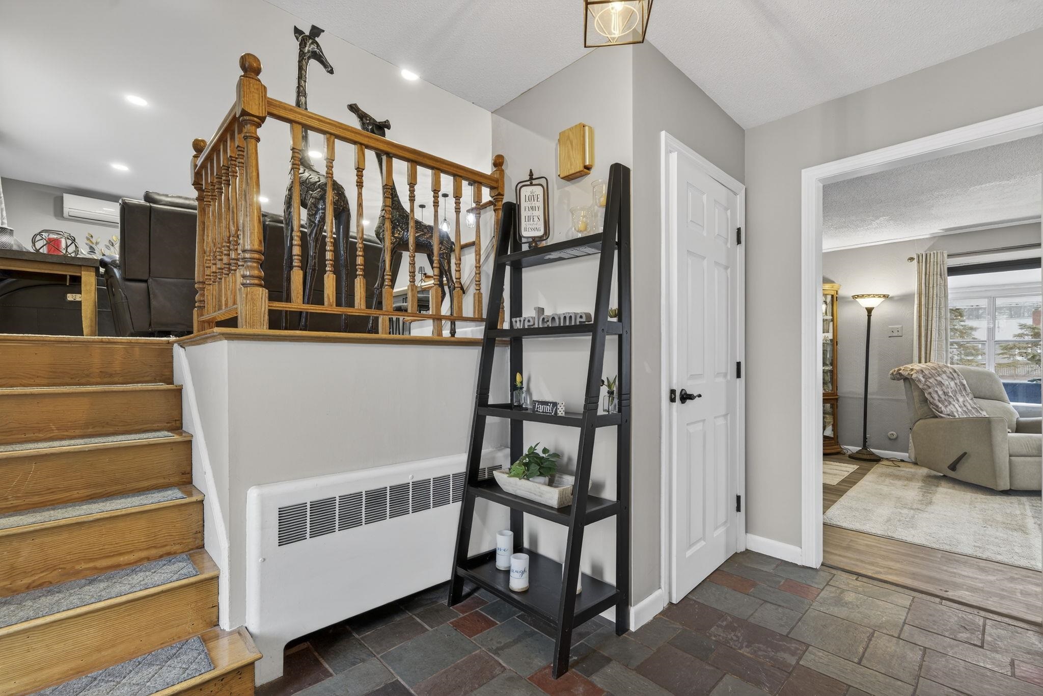 42 Marianna Road Salem, NH 03079 - Photo 5 of 49