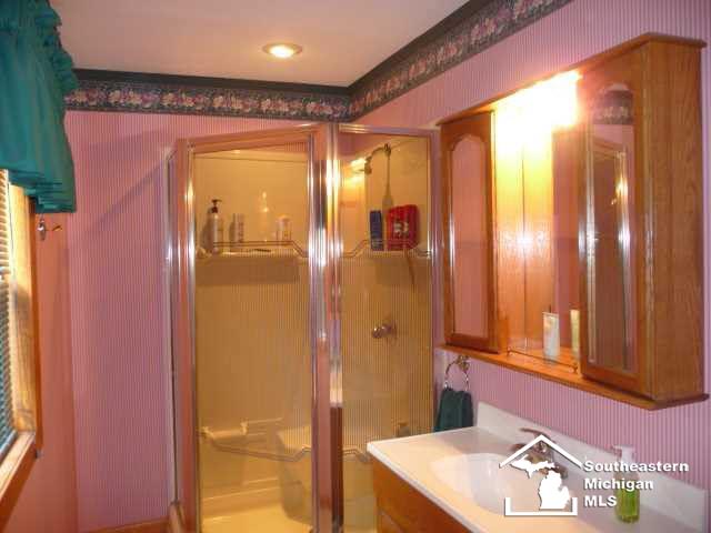8003 Jackman Road Temperance, MI 48182 - Photo 34 of 36 21188130-33.JPG