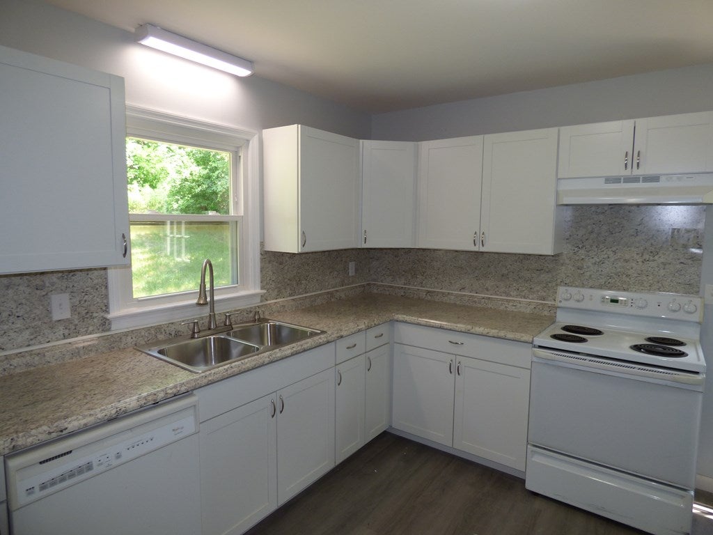 548 Plank Road Farmville, VA 23901 - Photo 3 of 15 Gallery Image 3