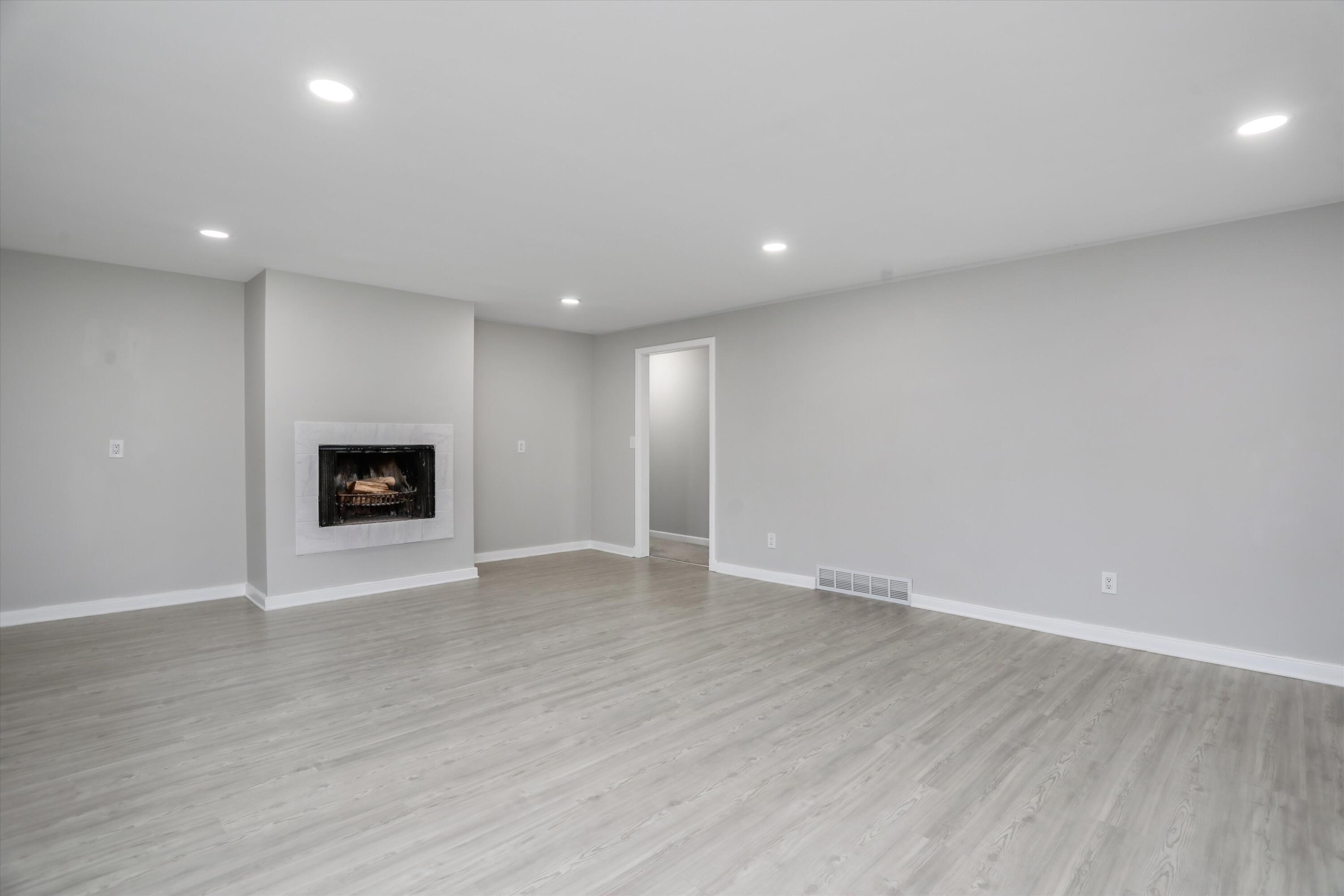 125 Barrington Road Bloomfield Hills, MI 48302 - Photo 16 of 38 15-125 Barrington Rd Bloomfield Twp 010