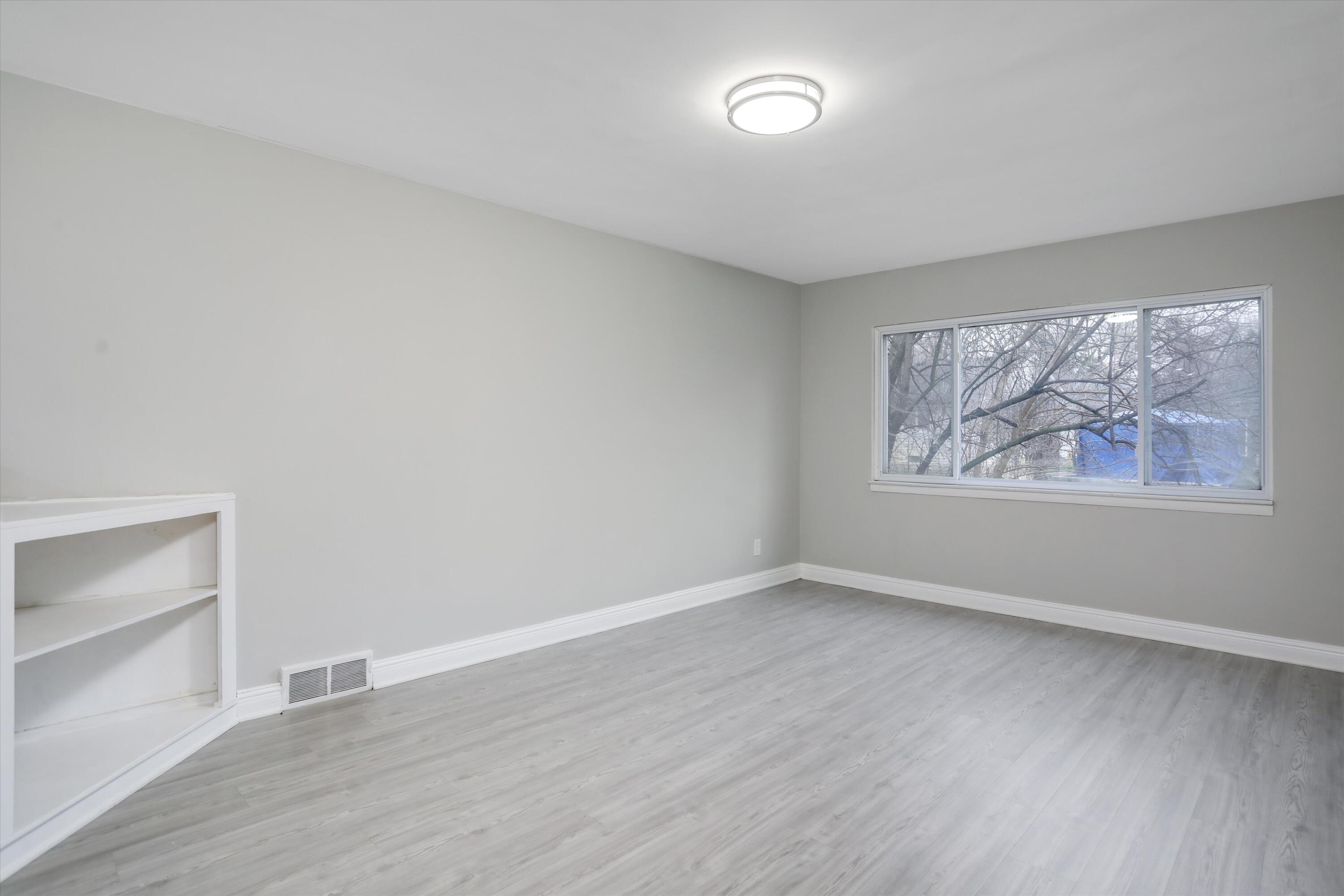 125 Barrington Road Bloomfield Hills, MI 48302 - Photo 18 of 38 17-125 Barrington Rd Bloomfield Twp 012