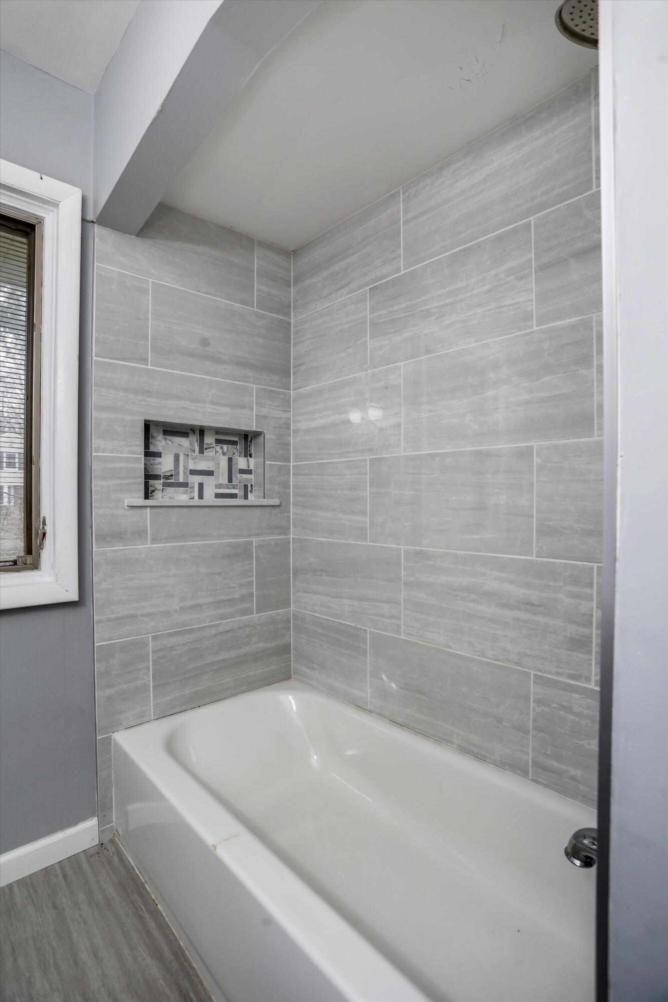 125 Barrington Road Bloomfield Hills, MI 48302 - Photo 31 of 38 30-125 Barrington Rd Bloomfield Twp 025