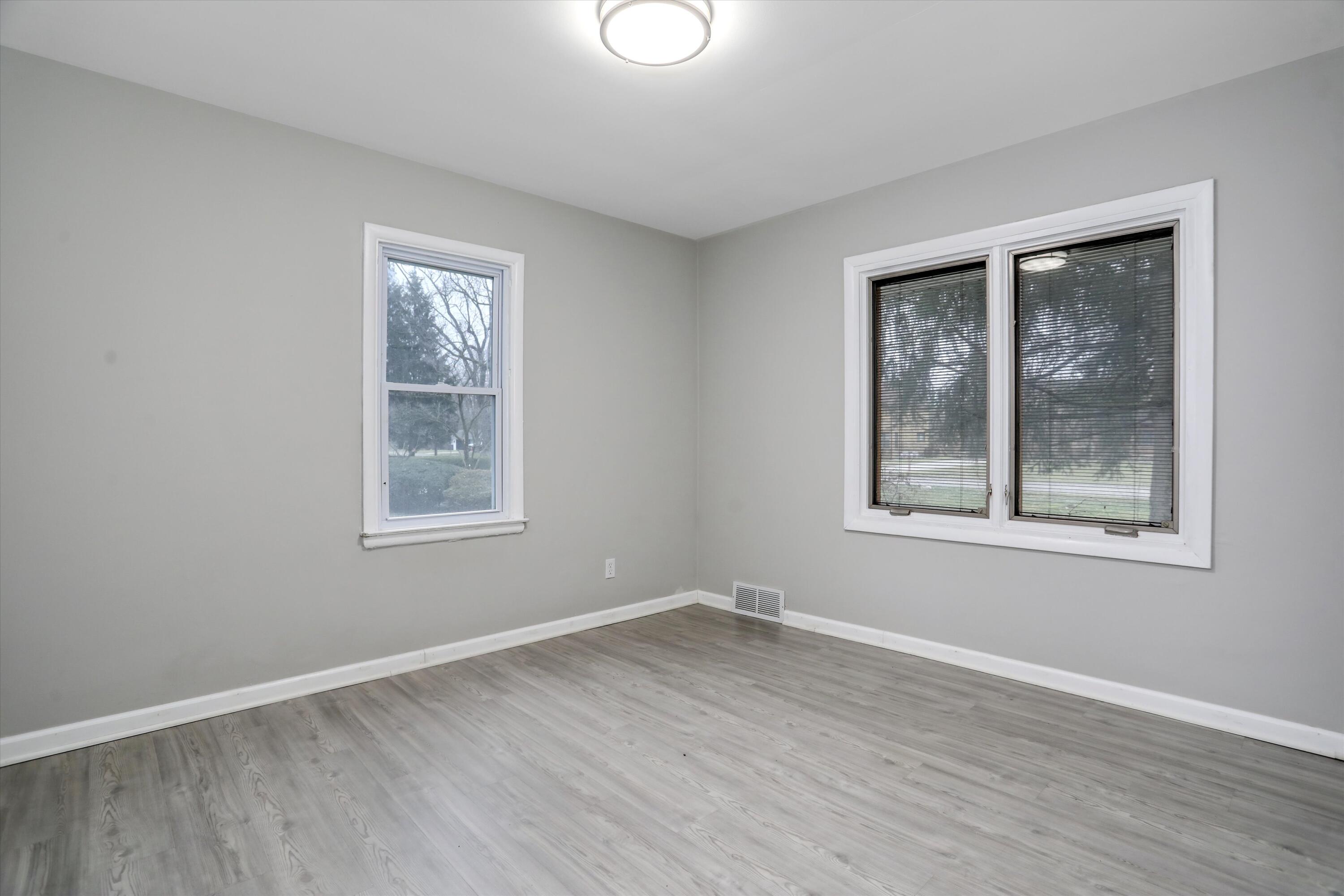 125 Barrington Road Bloomfield Hills, MI 48302 - Photo 33 of 38 32-125 Barrington Rd Bloomfield Twp 027