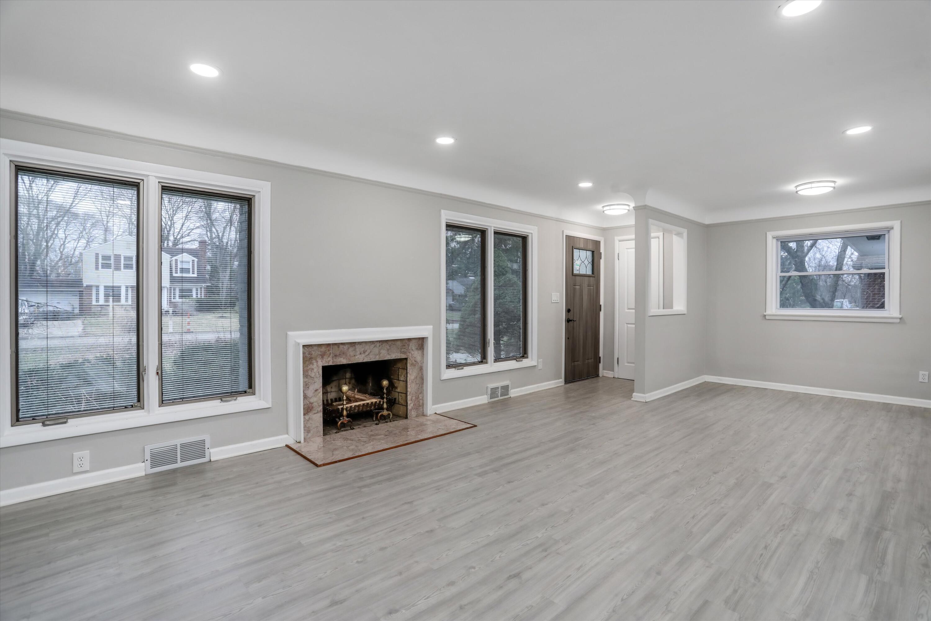 125 Barrington Road Bloomfield Hills, MI 48302 - Photo 7 of 38 06-125 Barrington Rd Bloomfield Twp 002
