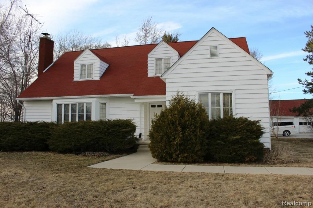 17510 Brewer Road Dundee, MI 48131 - Photo 1 of 25 Large Country Home