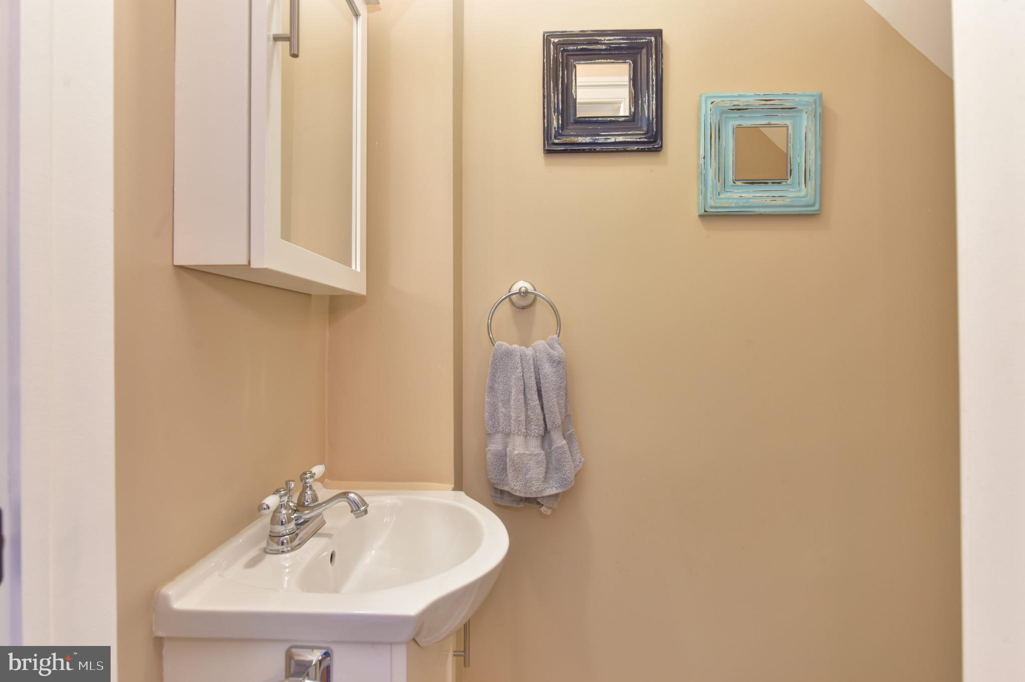 430 11th Street Southeast Washington, DC 20003 - Photo 11 of 31 main level half bath