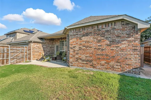 $2,600 | 7114 Waterbury Drive, Rowlett, TX 75089