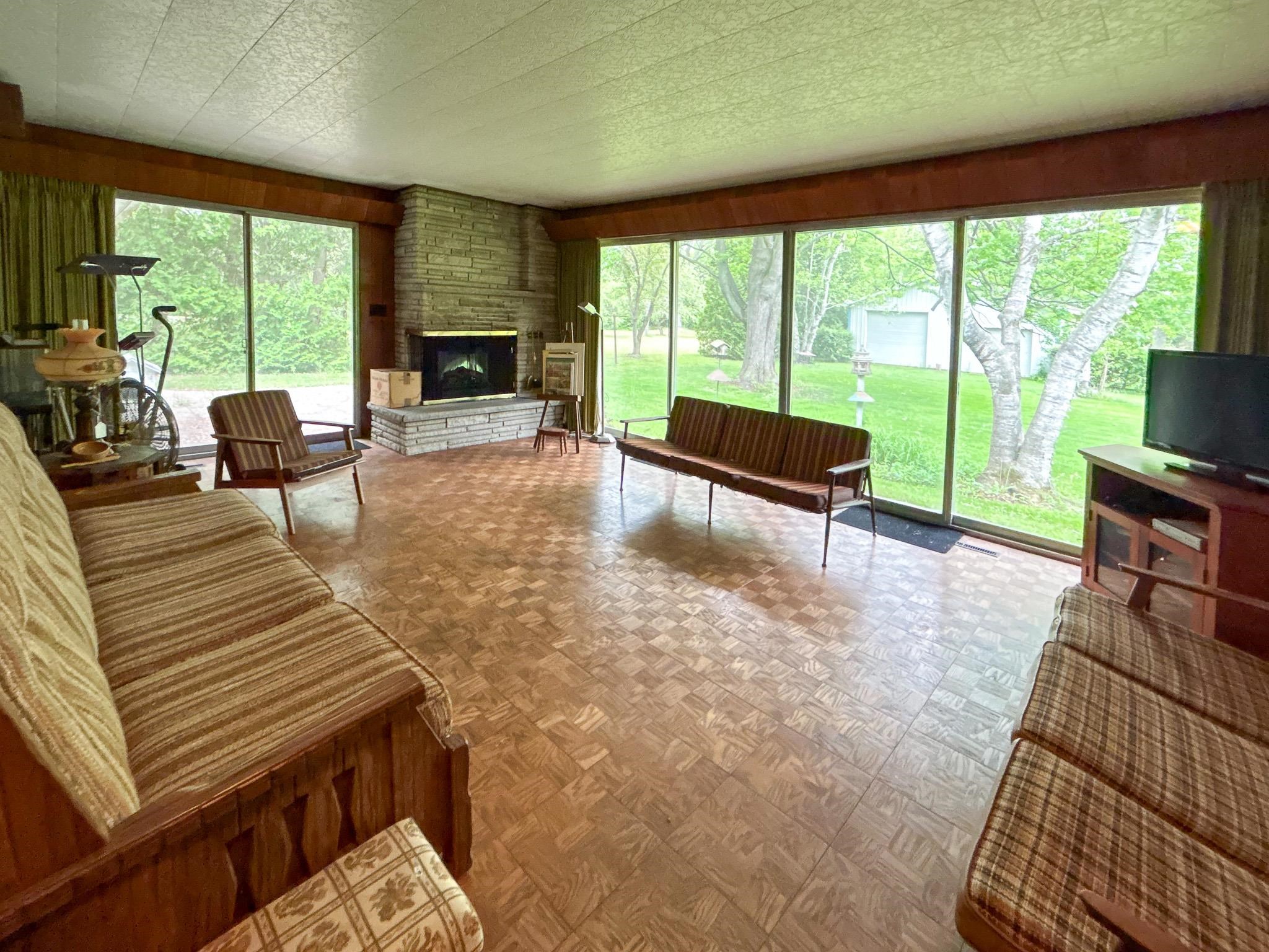 1227 Howe Road Burton, MI 48509 - Photo 9 of 27 Family Room