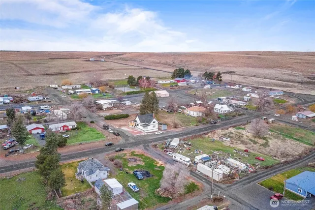 $330,000 | 310 Bronson Street, Hatton, WA 99344