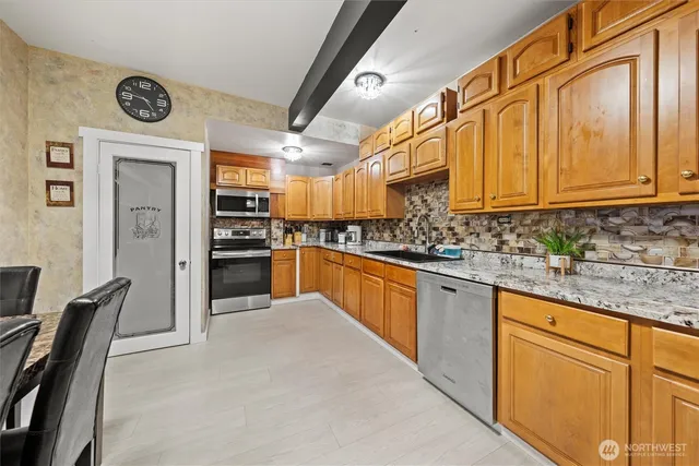 $330,000 | 310 Bronson Street, Hatton, WA 99344