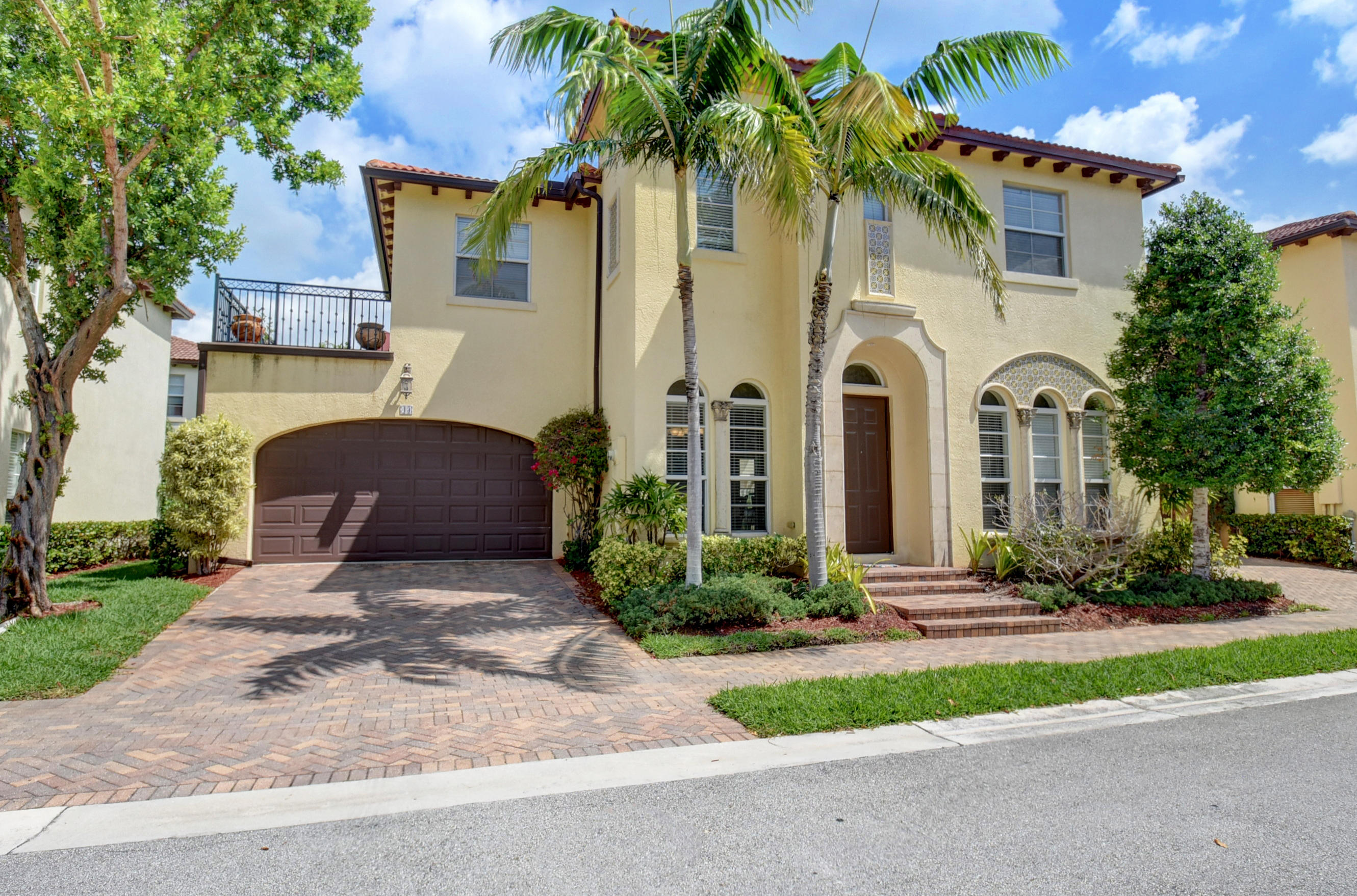 43 Via Poinciana Street Boca Raton, FL 33487 - Photo 2 of 36 Virtuals1 (2)