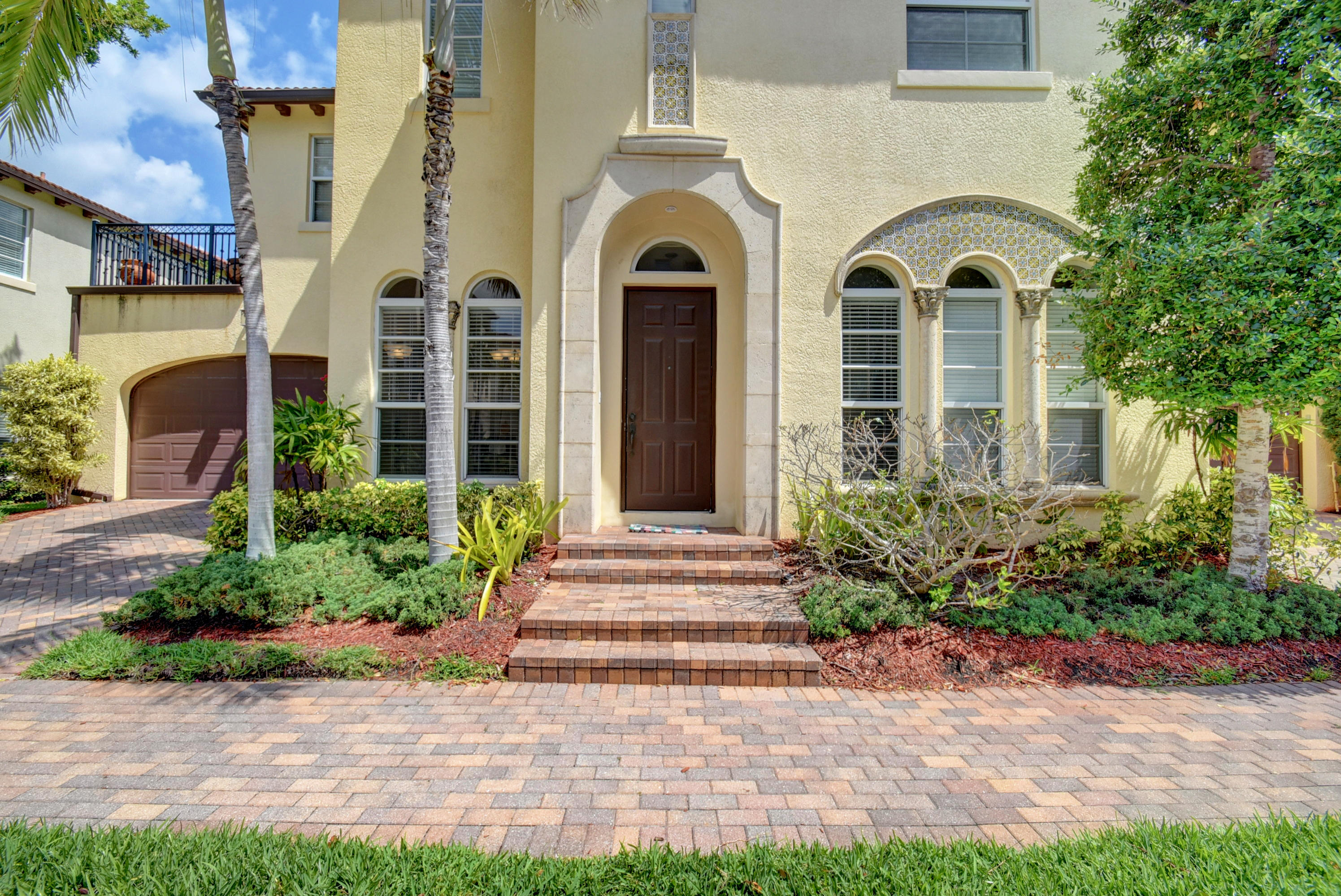 43 Via Poinciana Street Boca Raton, FL 33487 - Photo 3 of 36 Virtuals1 (3)