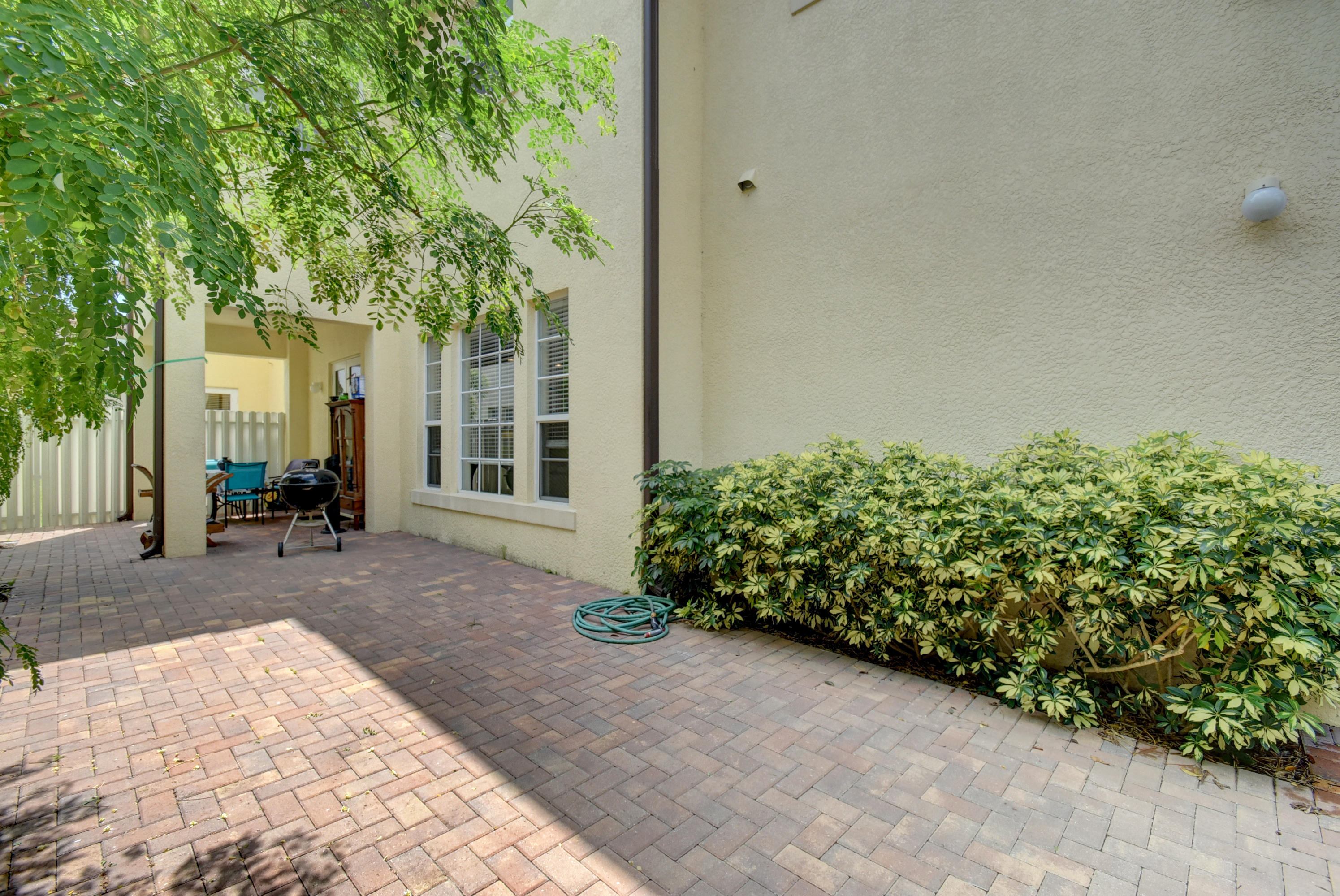 43 Via Poinciana Street Boca Raton, FL 33487 - Photo 34 of 36 Virtuals1 (34)