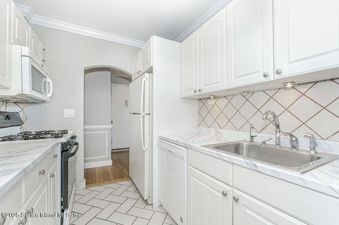 55 Austin Place, Unit 5A Staten Island, NY 10304 - Photo 12 of 21 IMG_2343