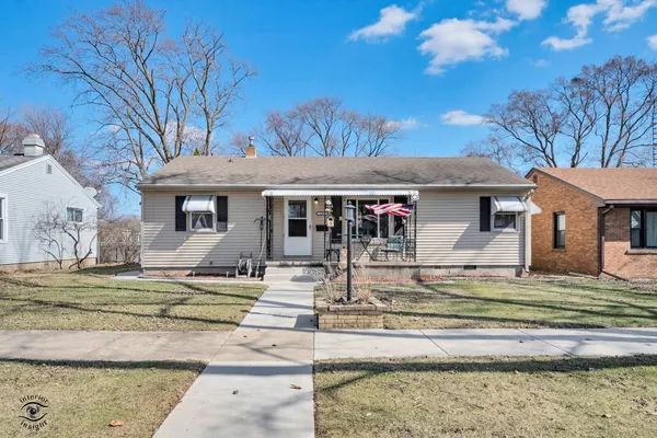 $189,900 | 1562 South 5th Avenue, Kankakee, IL 60901