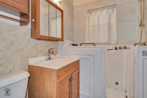 $189,900 | 1562 South 5th Avenue, Kankakee, IL 60901