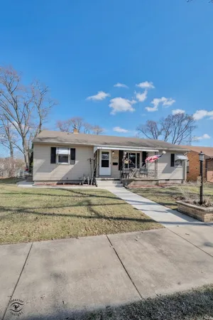$189,900 | 1562 South 5th Avenue, Kankakee, IL 60901