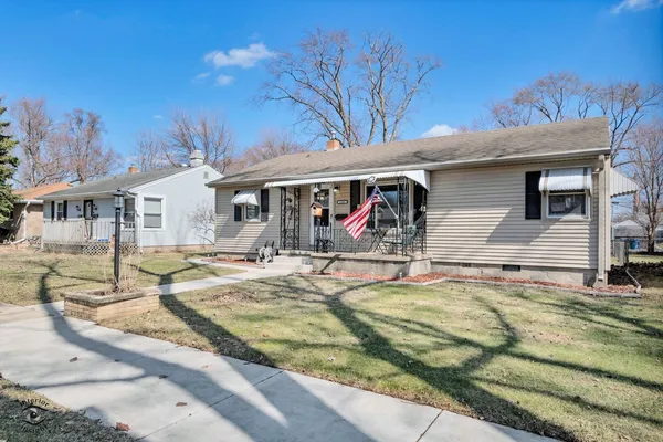 $189,900 | 1562 South 5th Avenue, Kankakee, IL 60901