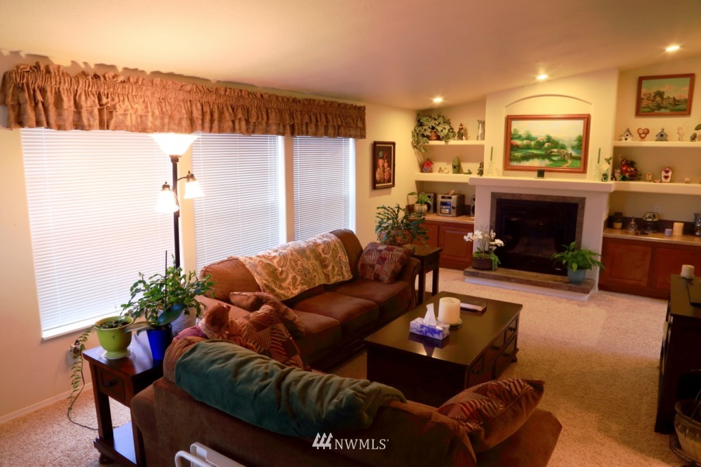 3407 207th Place Southeast Bothell, WA 98012 - Photo 3 of 23