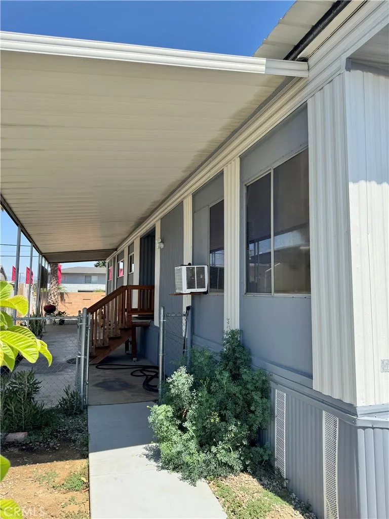 1560 Massachusetts Avenue, Unit 46 Riverside, CA 92507 - Photo 3 of 18