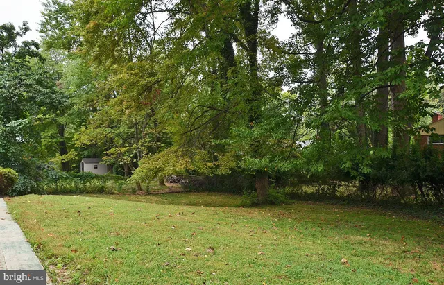 $3,975 | 9710 Holmhurst Road, Bethesda, MD 20817