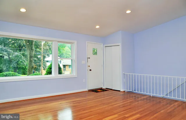 $3,975 | 9710 Holmhurst Road, Bethesda, MD 20817