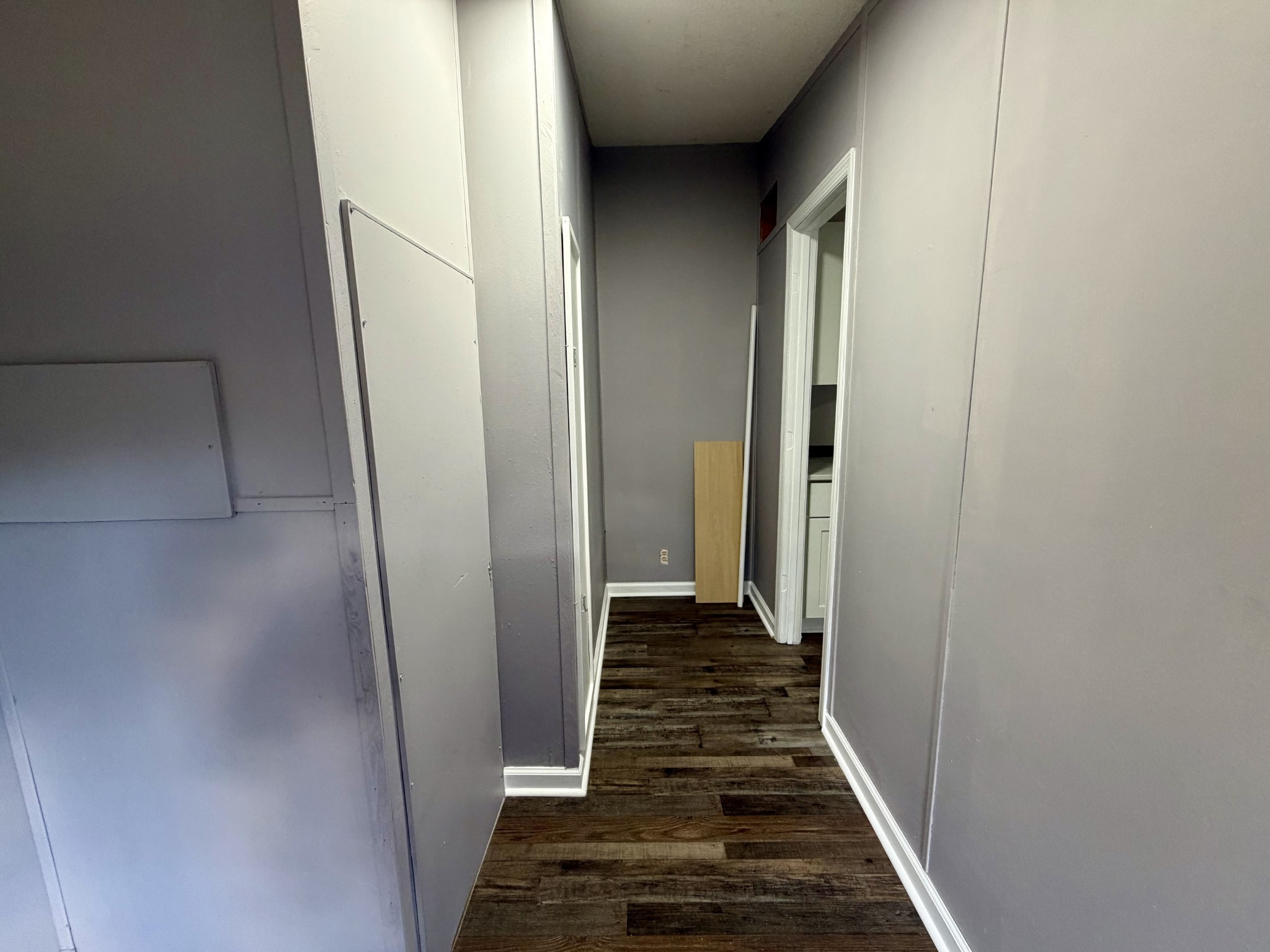 191 Buffalo Road Carthage, TN 37030 - Photo 20 of 42 a view of a hallway with wooden floor and staircase