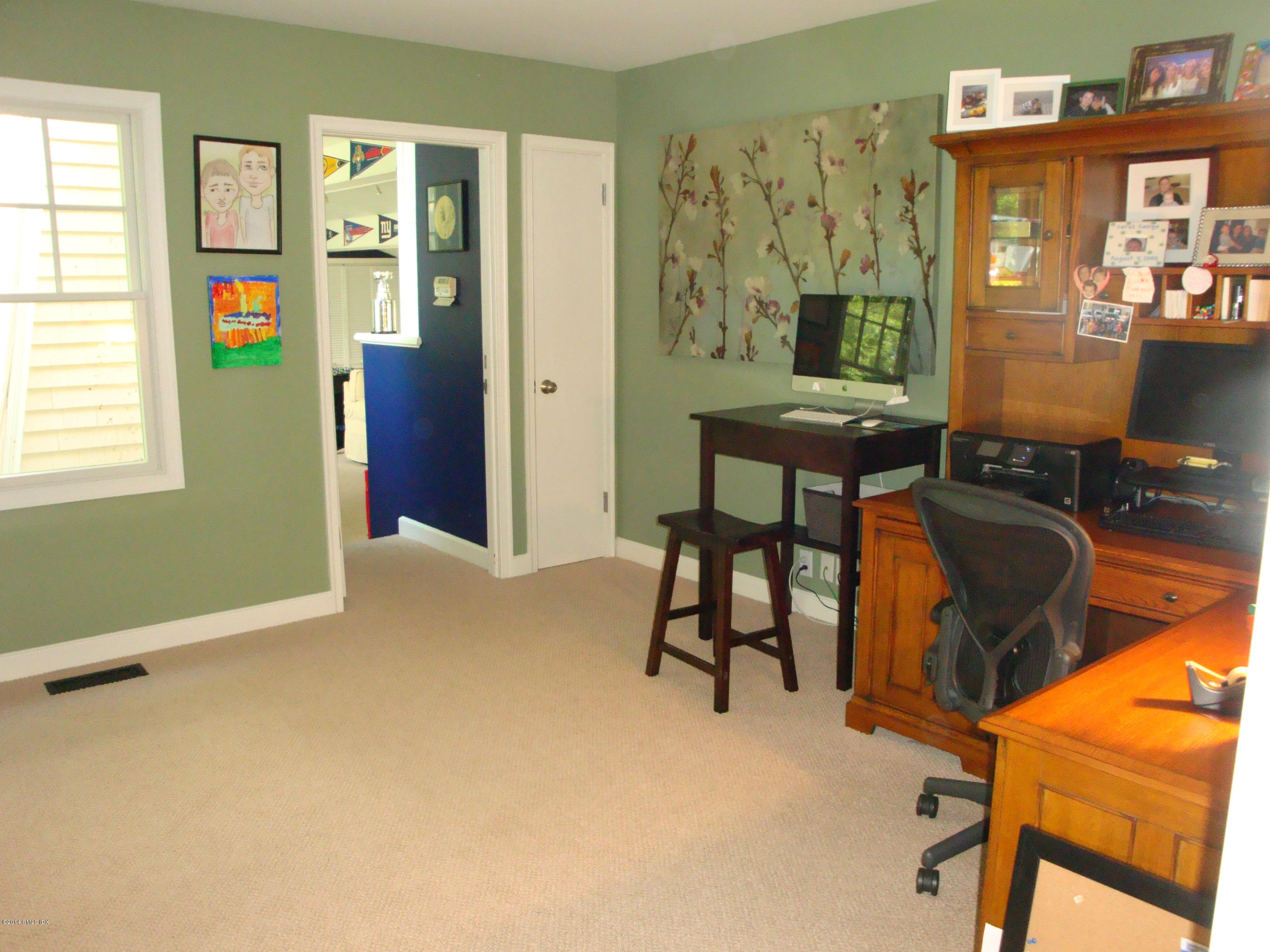 18 Hidden Brook Road Riverside, CT 06878 - Photo 21 of 32 a workspace with furniture and window