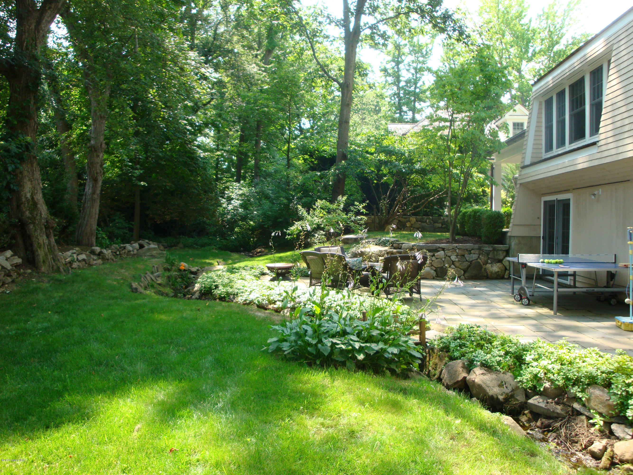 18 Hidden Brook Road Riverside, CT 06878 - Photo 28 of 32 a view of yard with green space