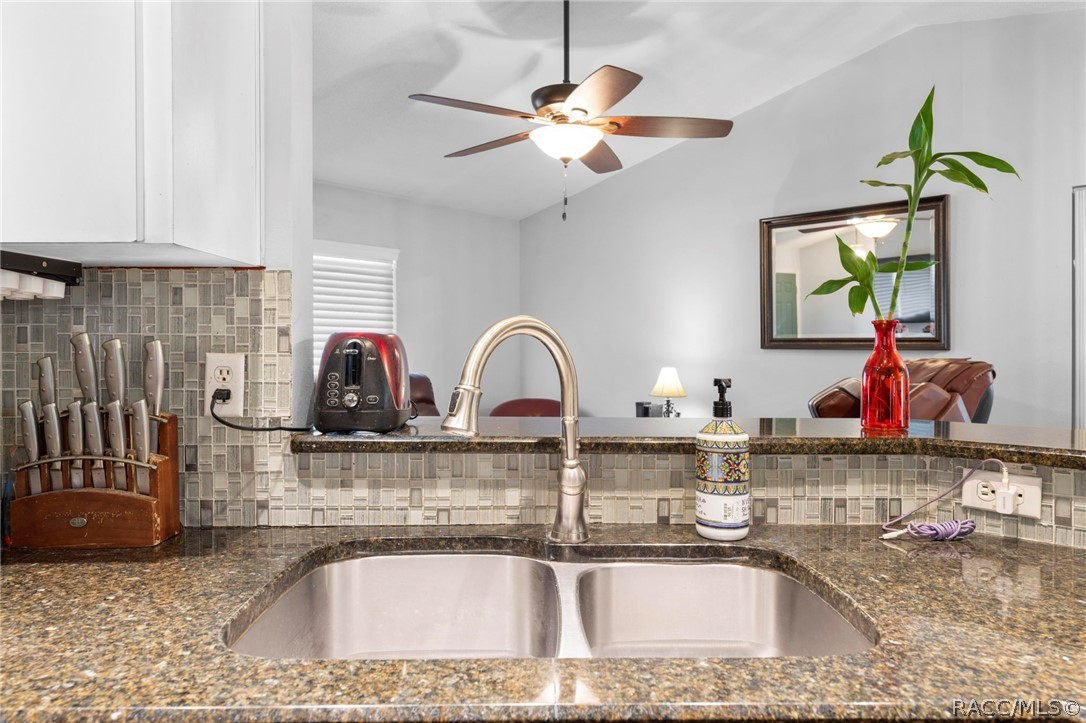 11244 Redgate Street Spring Hill, FL 34609 - Photo 17 of 50