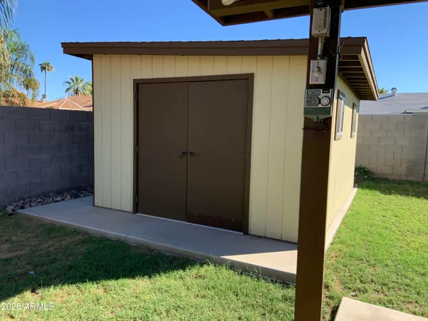 $2,200 | 3011 West Campo Bello Drive, Phoenix, AZ 85053