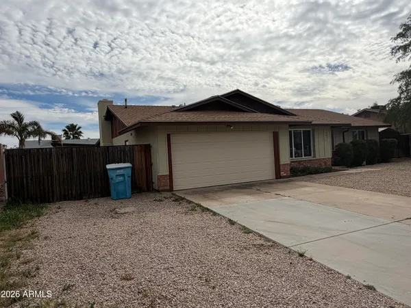 $2,200 | 3011 West Campo Bello Drive, Phoenix, AZ 85053