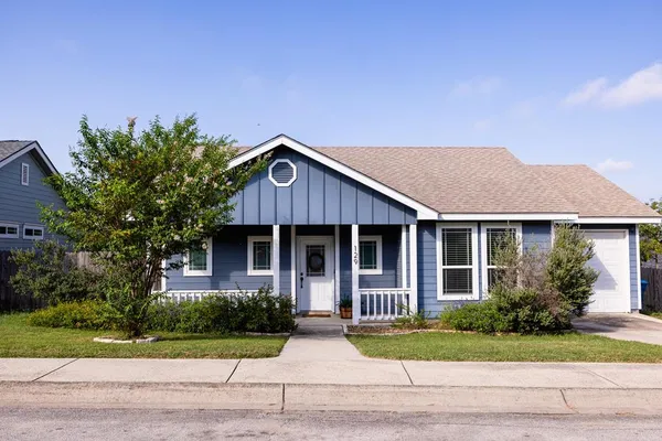 $299,000 | 129 Jasper Lane North, Kerrville, TX 78028