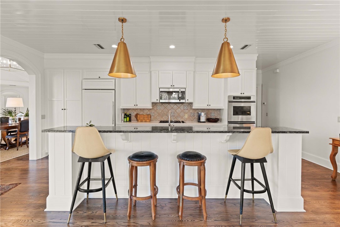 105 Hawkins Island Circle St. Simons Island, GA 31522 - Photo 8 of 47