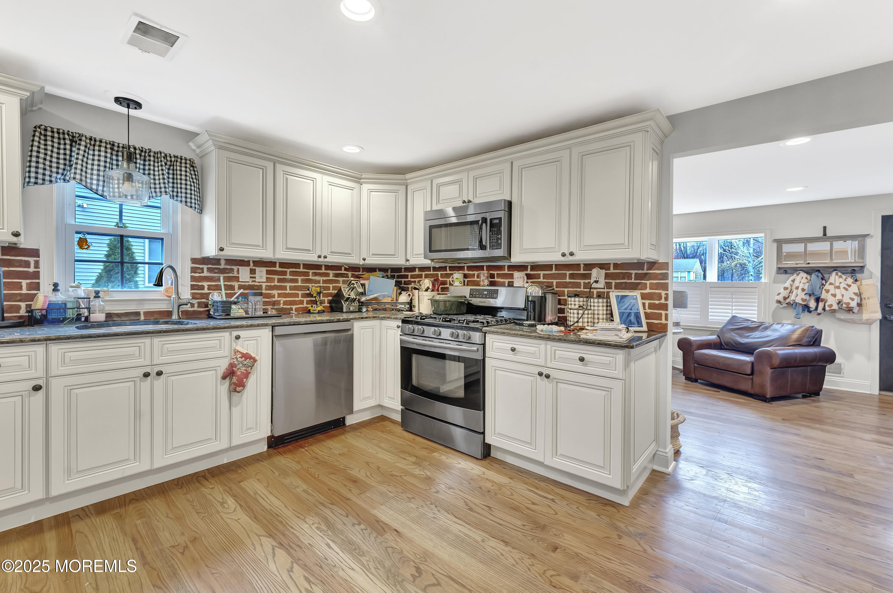 73 Swartzel Drive Middletown, NJ 07748 - Photo 3 of 14 dsc00016_372