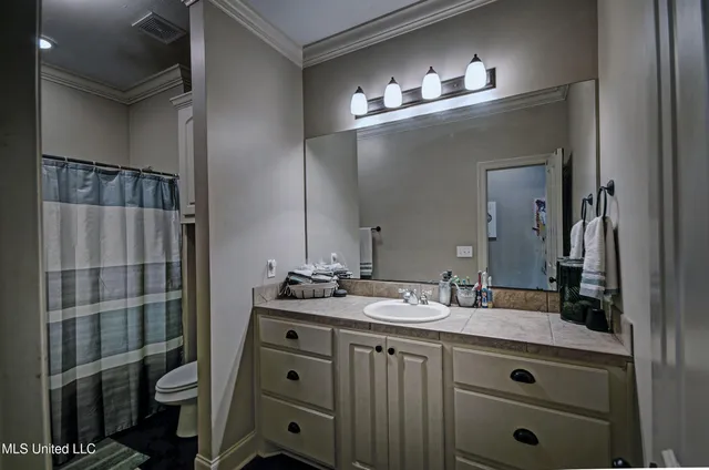 $279,900 | 243 East Pinebrook Drive, Brandon, MS 39047