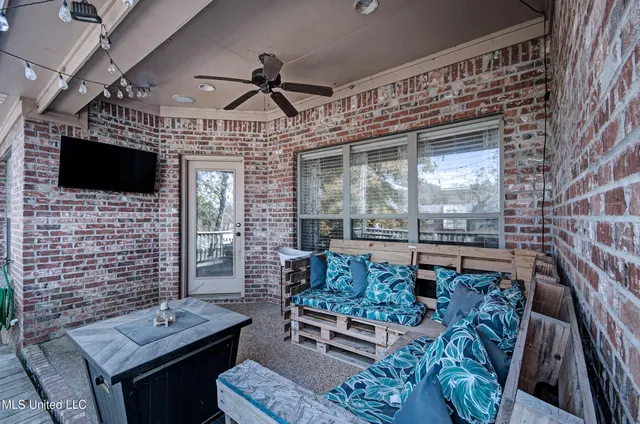 $279,900 | 243 East Pinebrook Drive, Brandon, MS 39047