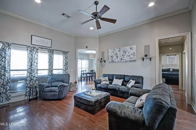 $279,900 | 243 East Pinebrook Drive, Brandon, MS 39047