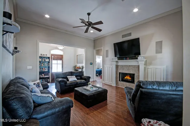 $279,900 | 243 East Pinebrook Drive, Brandon, MS 39047