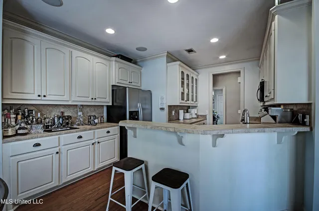 $279,900 | 243 East Pinebrook Drive, Brandon, MS 39047