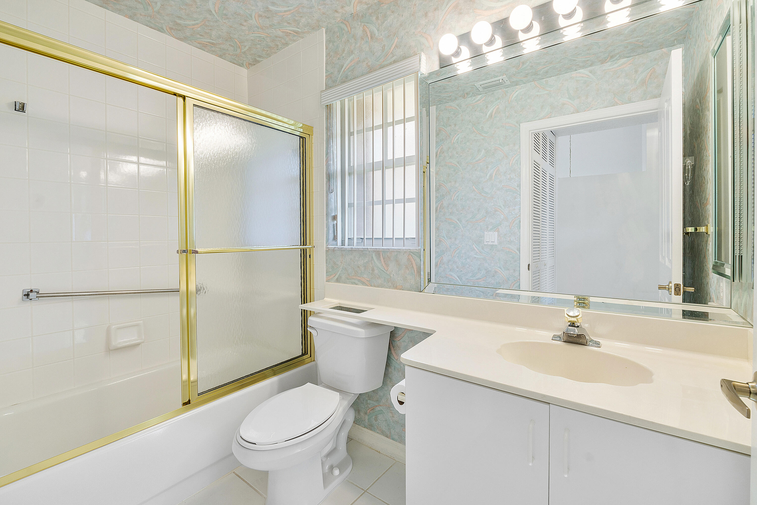 9705 Malvern Drive Fort Lauderdale, FL 33321 - Photo 18 of 29 Bathroom 2