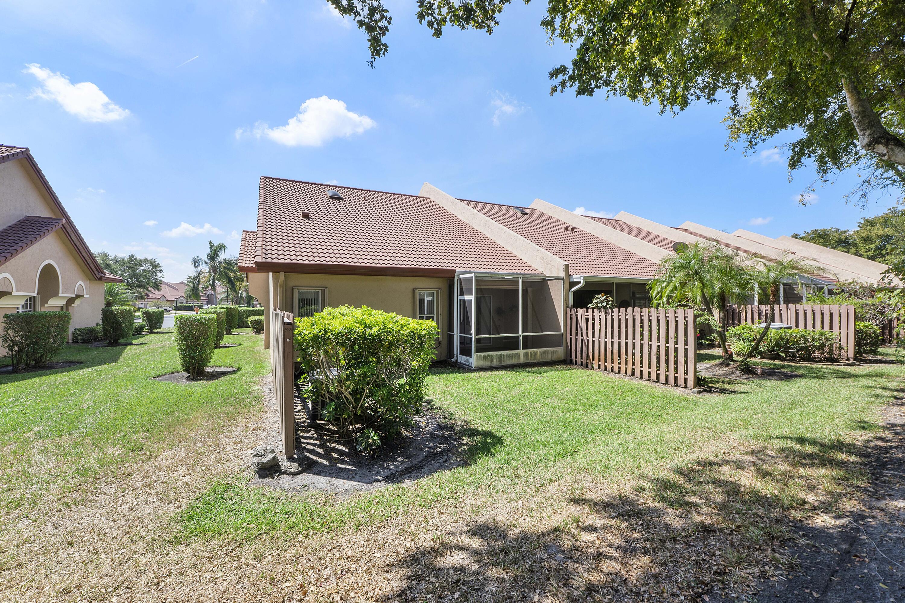 9705 Malvern Drive Fort Lauderdale, FL 33321 - Photo 3 of 29 Backyard
