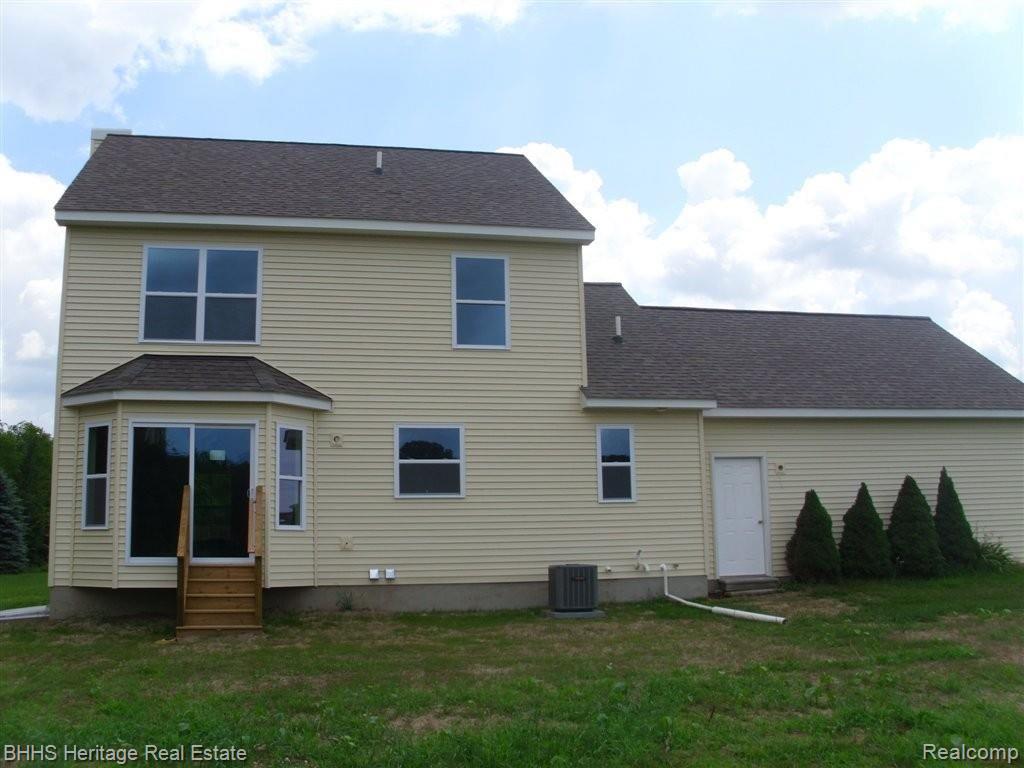 1612 Autumn View Lane Howell, MI 48843 - Photo 3 of 22 DSCI0771.JPG