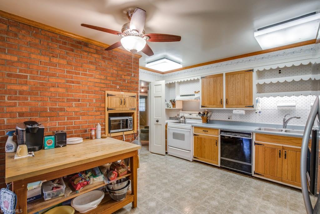 2340 Meredith Road Pfafftown, NC 27040 - Photo 12 of 26 Gallery Image 12