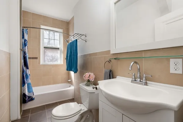 $819,000 | 461 Washington Street, Unit 1, Brookline, MA 02446