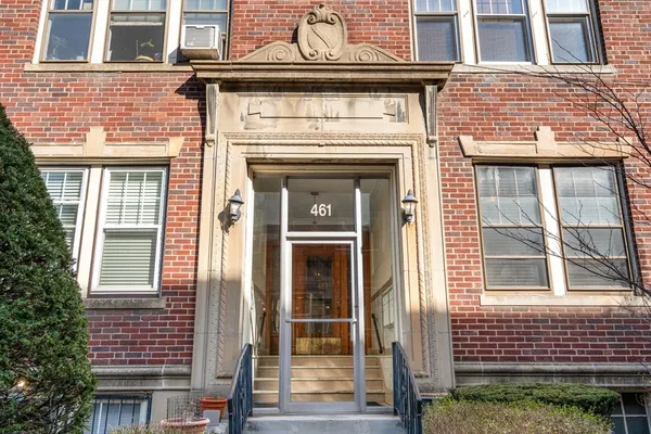 $819,000 | 461 Washington Street, Unit 1, Brookline, MA 02446