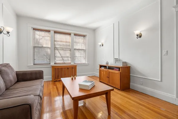 $819,000 | 461 Washington Street, Unit 1, Brookline, MA 02446