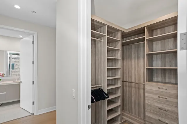 $1,449,995 | 360 West Erie Street, Unit 5A, Chicago, IL 60654