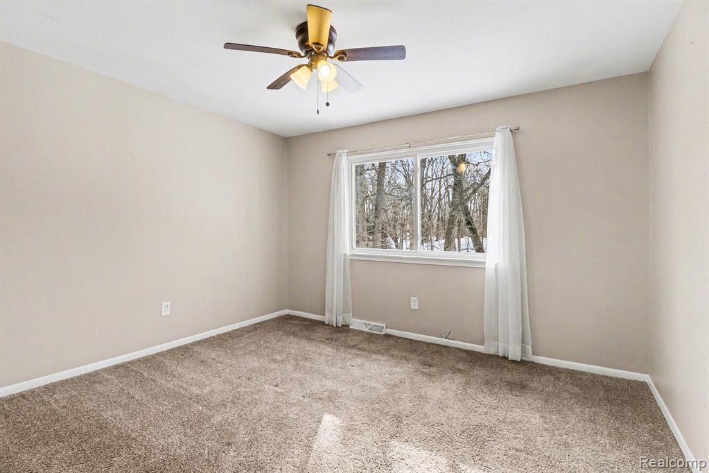 205 Gerst Road Leonard, MI 48367 - Photo 20 of 23